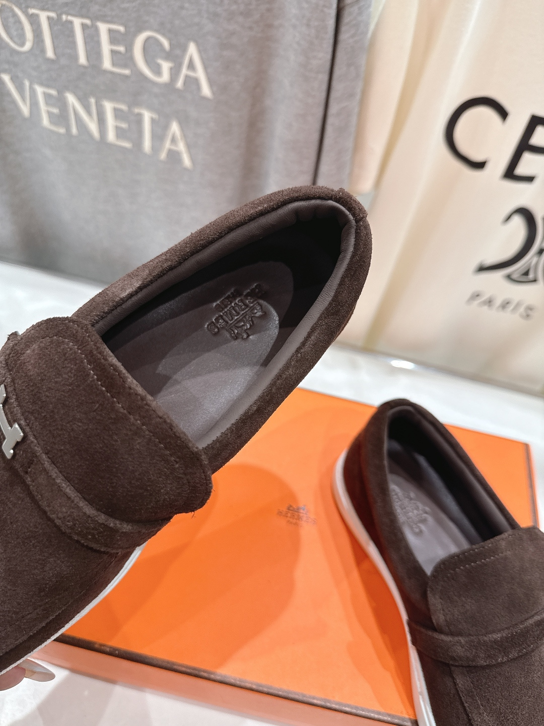 高版本出厂 男码+10 Hermes/爱马仕H家F056 2025ss新品情侣款休闲鞋乐福鞋经典休闲风格