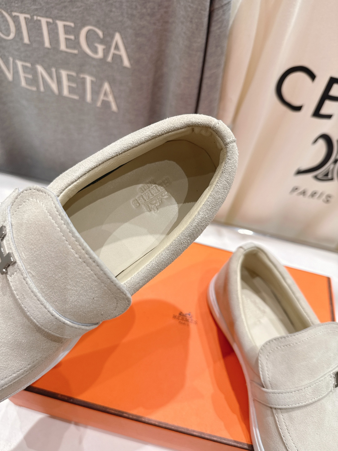 高版本出厂 男码+10 Hermes/爱马仕H家F056 2025ss新品情侣款休闲鞋乐福鞋经典休闲风格