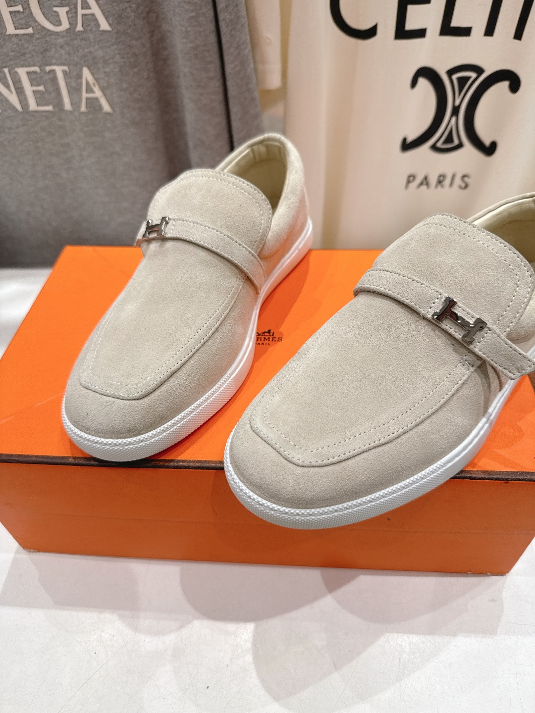 高版本出厂 男码+10 Hermes/爱马仕H家F056 2025ss新品情侣款休闲鞋乐福鞋经典休闲风格