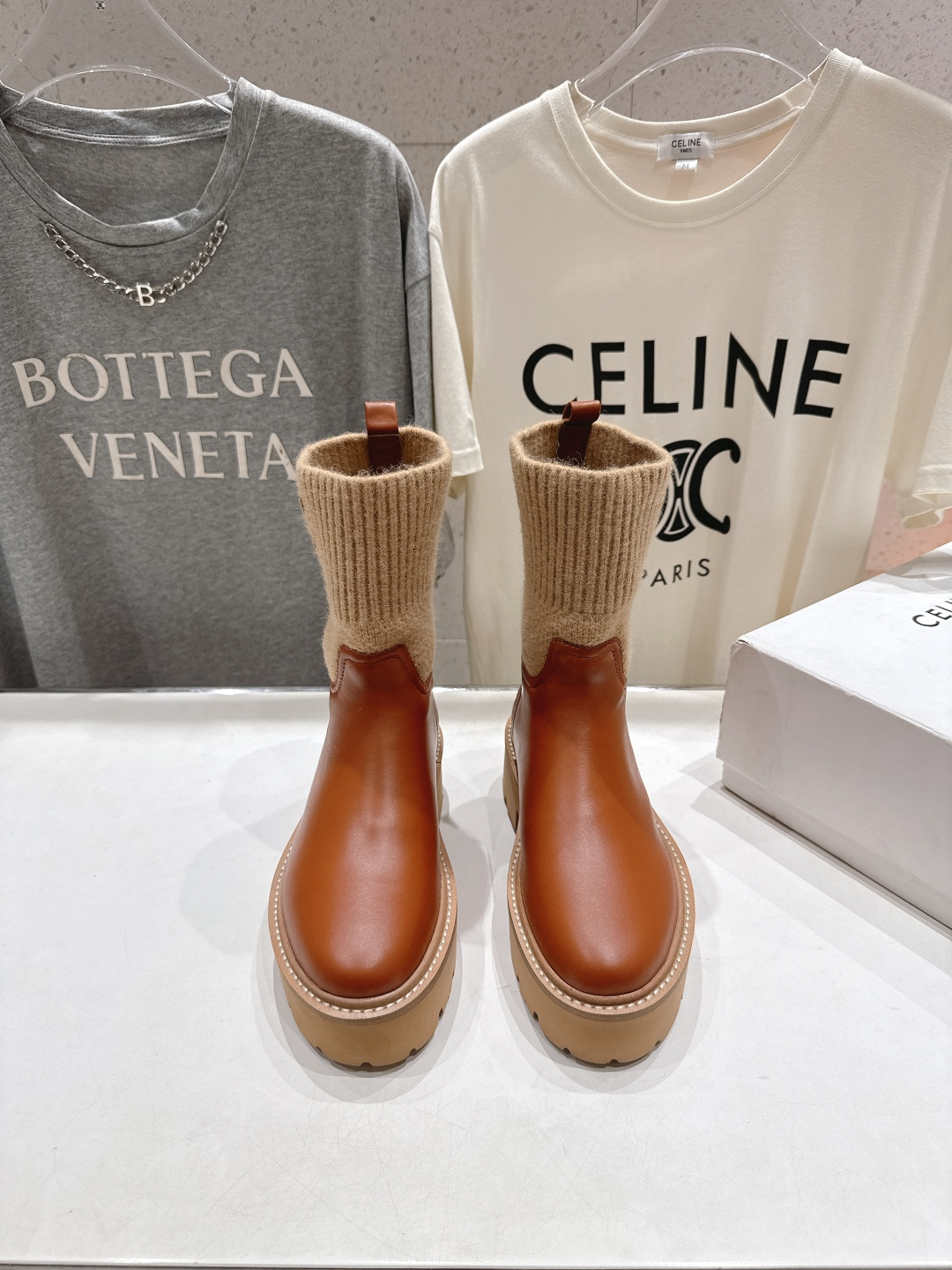高版本出厂 Celine*赛琳F035 2025ss秋冬新款针织筒短靴，lisa同款超火复古凯旋门厚底短
