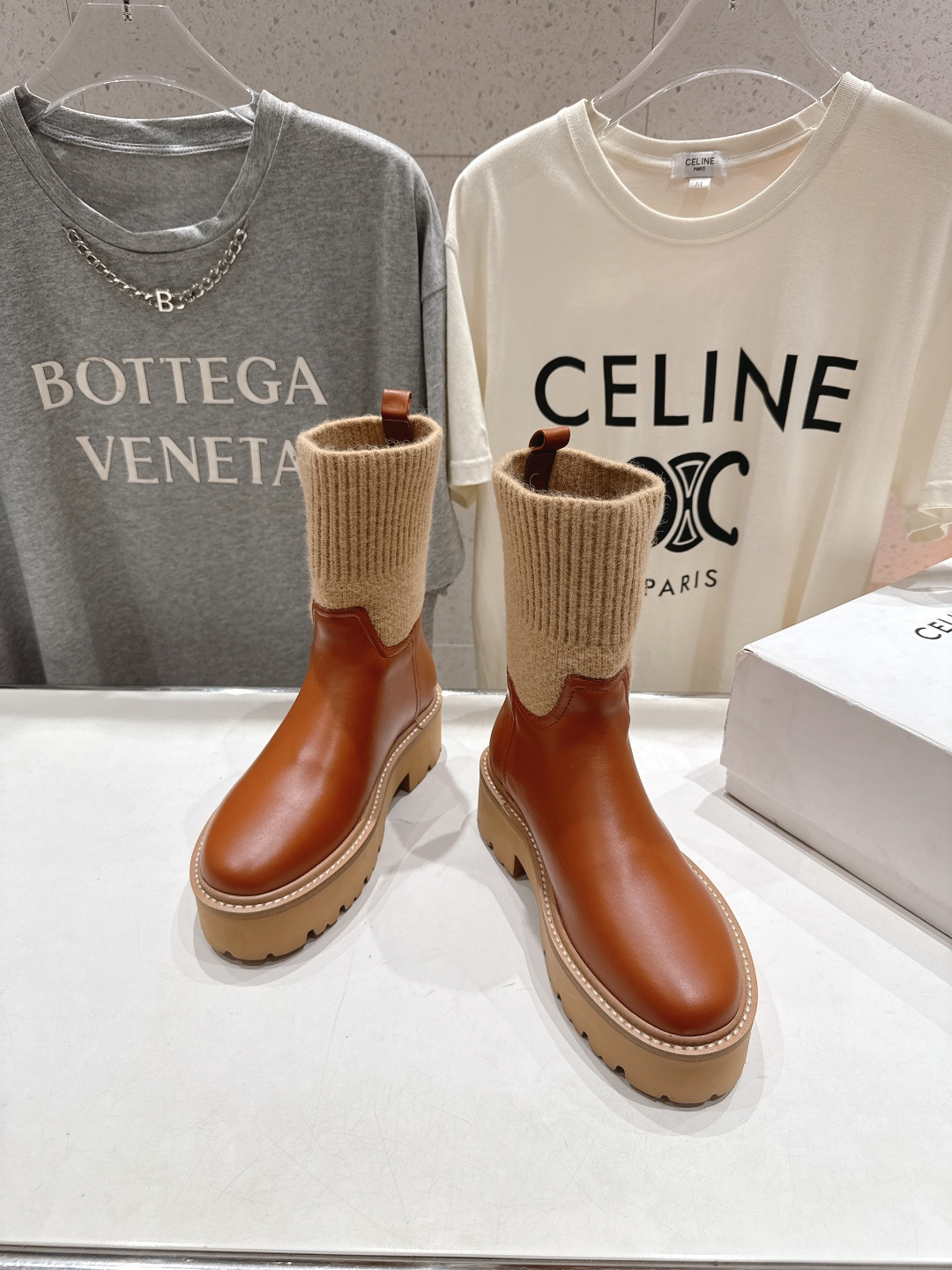 高版本出厂 Celine*赛琳F035 2025ss秋冬新款针织筒短靴，lisa同款超火复古凯旋门厚底短