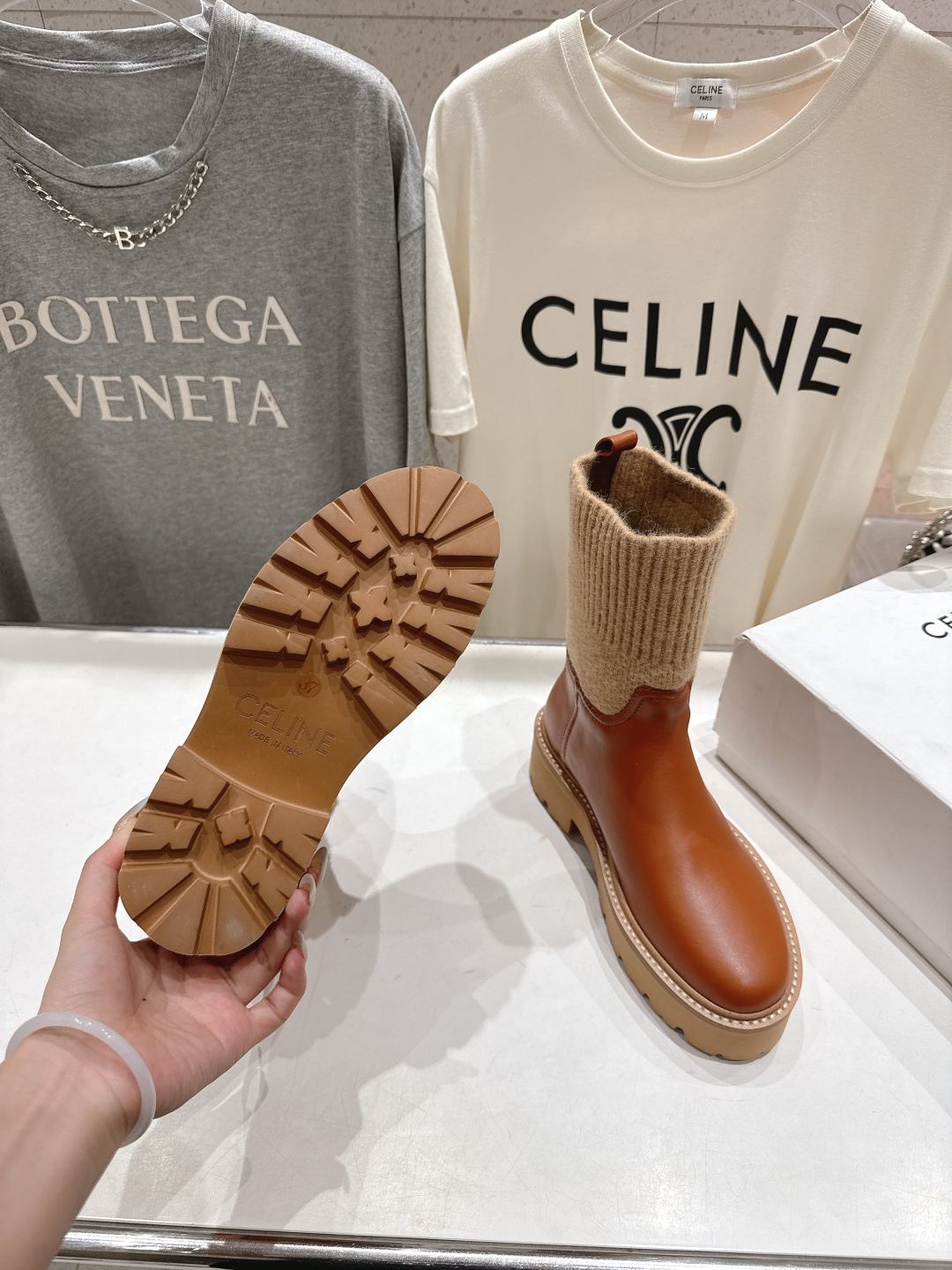 高版本出厂 Celine*赛琳F035 2025ss秋冬新款针织筒短靴，lisa同款超火复古凯旋门厚底短