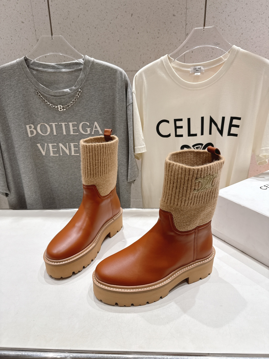 高版本出厂 Celine*赛琳F035 2025ss秋冬新款针织筒短靴，lisa同款超火复古凯旋门厚底短