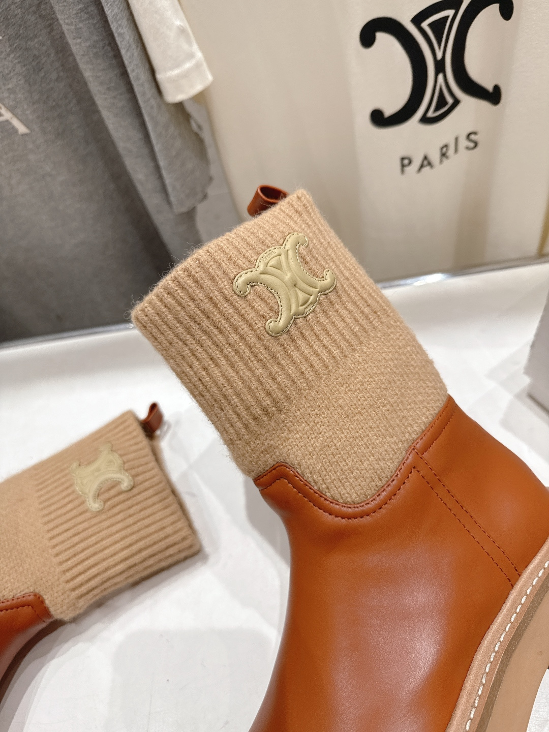 高版本出厂 Celine*赛琳F035 2025ss秋冬新款针织筒短靴，lisa同款超火复古凯旋门厚底短