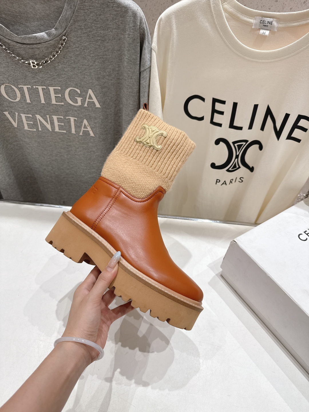 高版本出厂 Celine*赛琳F035 2025ss秋冬新款针织筒短靴，lisa同款超火复古凯旋门厚底短