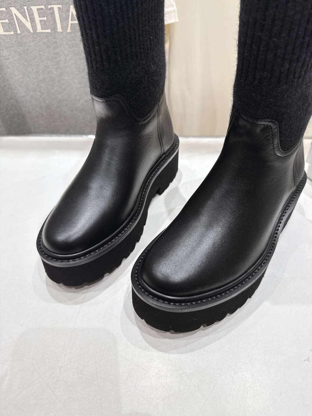 高版本出厂 Celine*赛琳F035 2025ss秋冬新款针织筒短靴，lisa同款超火复古凯旋门厚底短