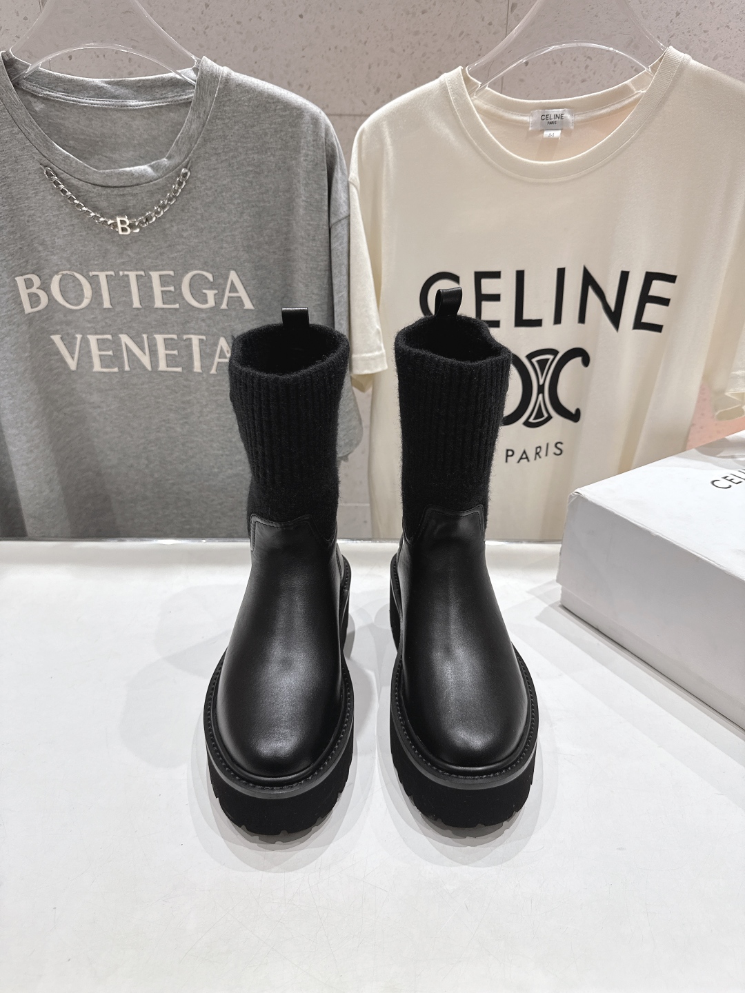 高版本出厂 Celine*赛琳F035 2025ss秋冬新款针织筒短靴，lisa同款超火复古凯旋门厚底短