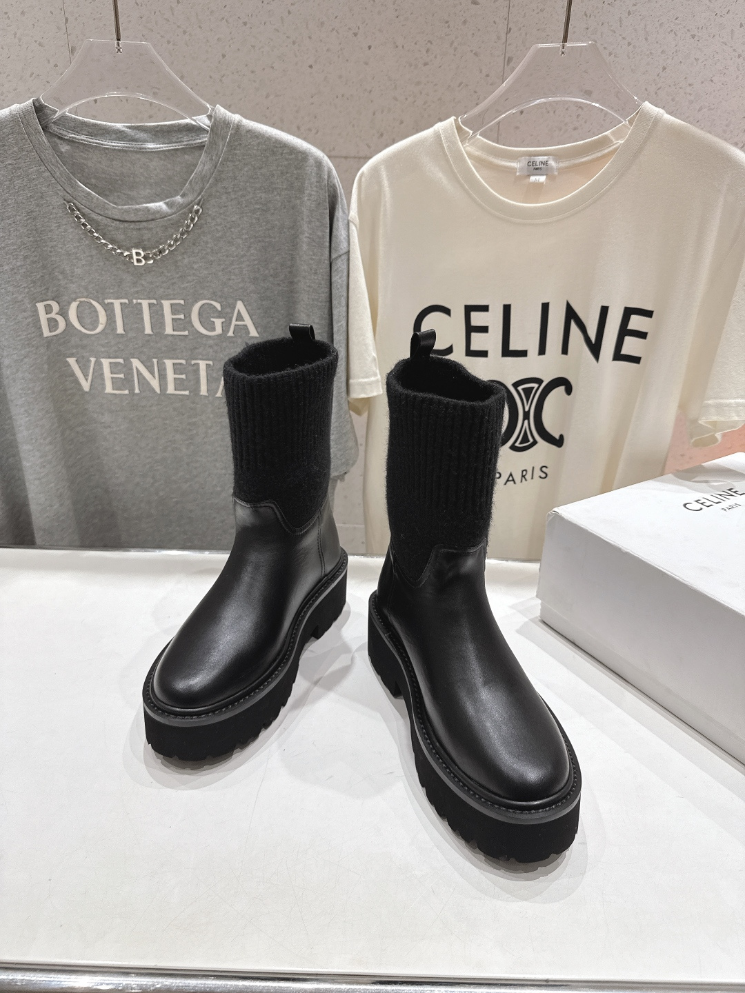 高版本出厂 Celine*赛琳F035 2025ss秋冬新款针织筒短靴，lisa同款超火复古凯旋门厚底短