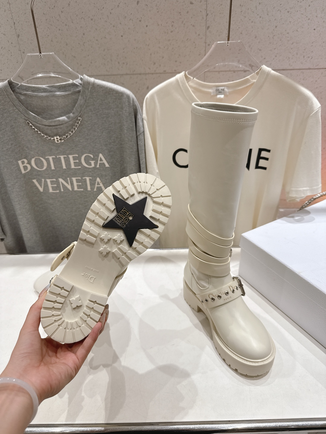 高版本出厂 Dior/迪奥D家F019 2025ss秋冬新品布洛克长靴，经久不衰的马丁靴造型，彰显经典设