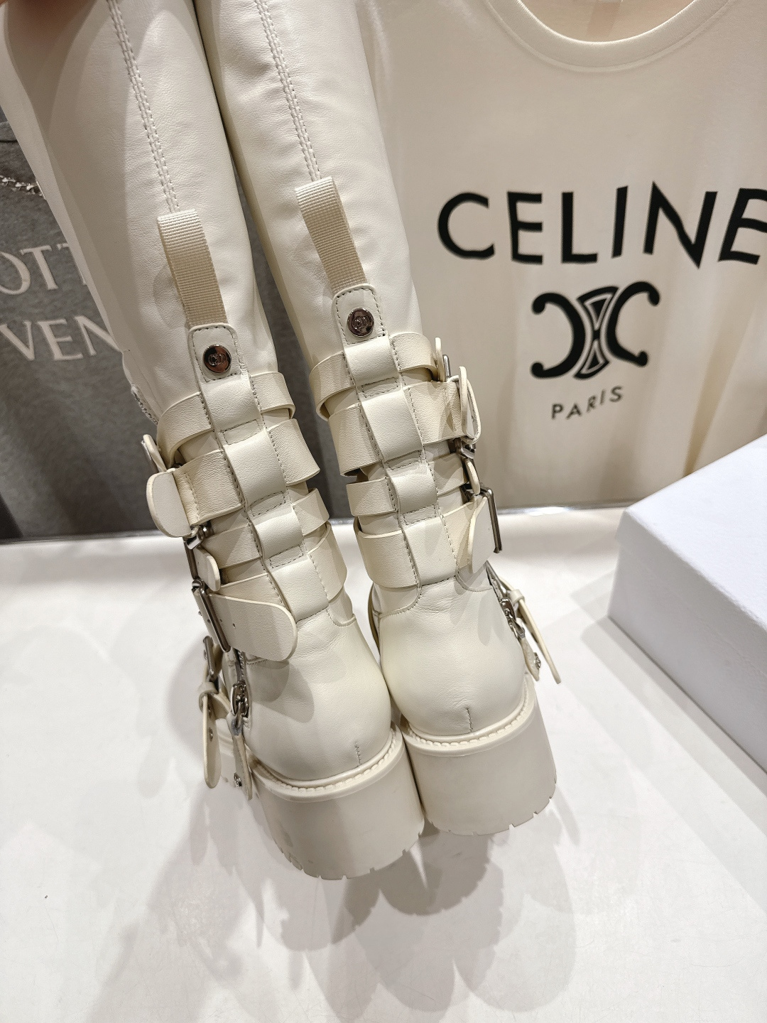 高版本出厂 Dior/迪奥D家F019 2025ss秋冬新品布洛克长靴，经久不衰的马丁靴造型，彰显经典设