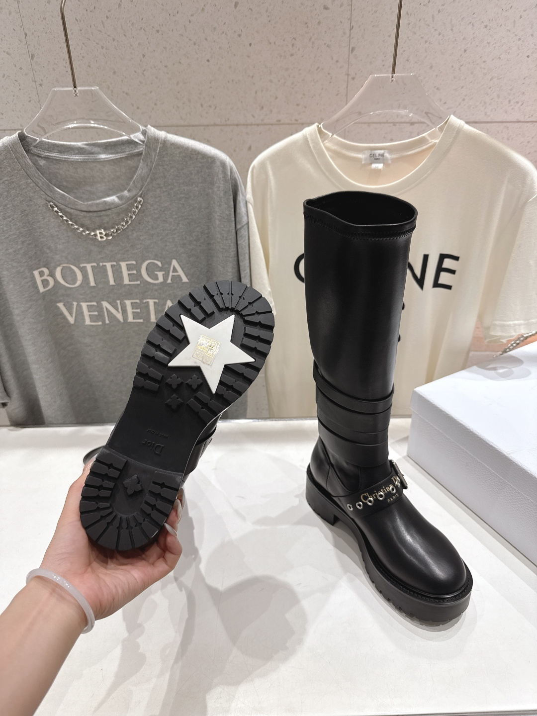 高版本出厂 Dior/迪奥D家F019 2025ss秋冬新品布洛克长靴，经久不衰的马丁靴造型，彰显经典设