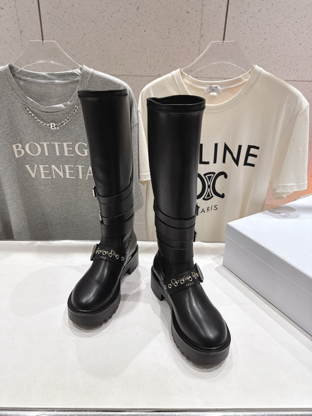 高版本出厂 Dior/迪奥D家F019 2025ss秋冬新品布洛克长靴，经久不衰的马丁靴造型，彰显经典设