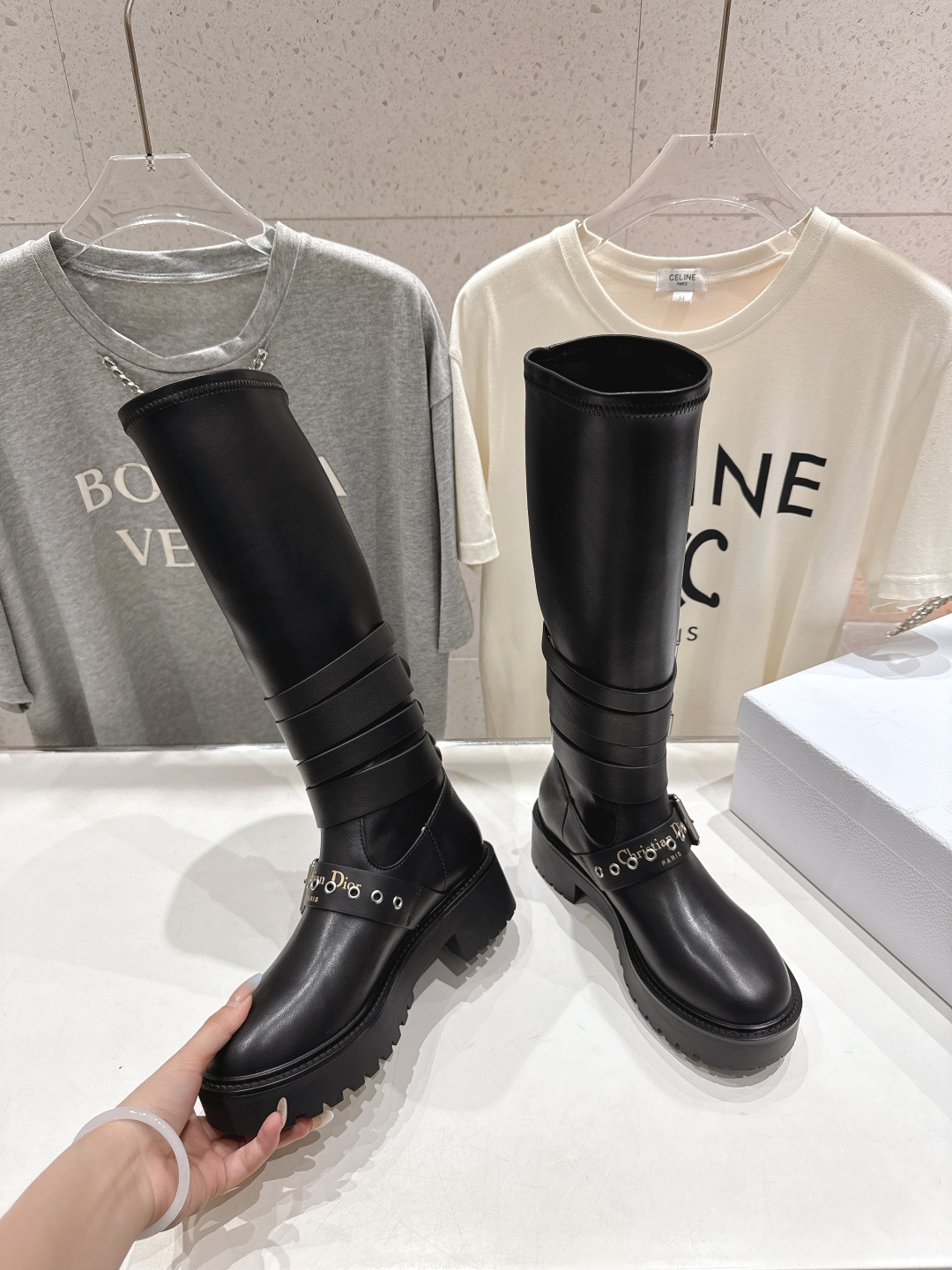 高版本出厂 Dior/迪奥D家F019 2025ss秋冬新品布洛克长靴，经久不衰的马丁靴造型，彰显经典设