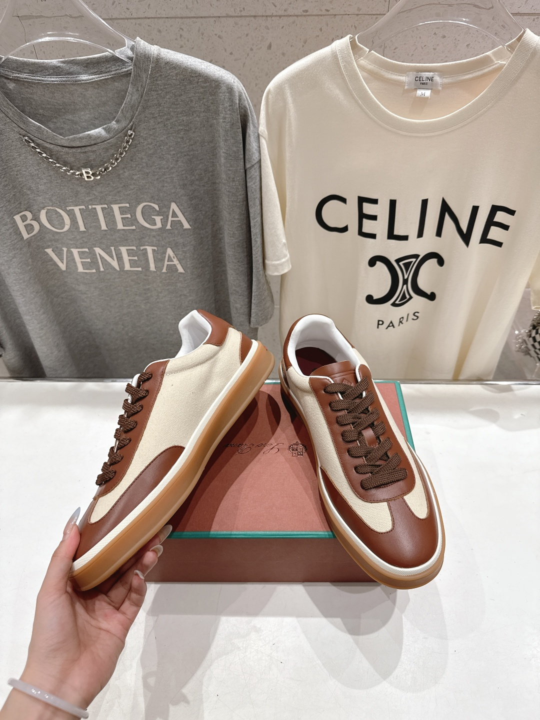 高版本出厂 情侣款 Lss新品新色发售Loro Piana(官网同款) 经典系带休闲鞋 简约时尚，鞋面采