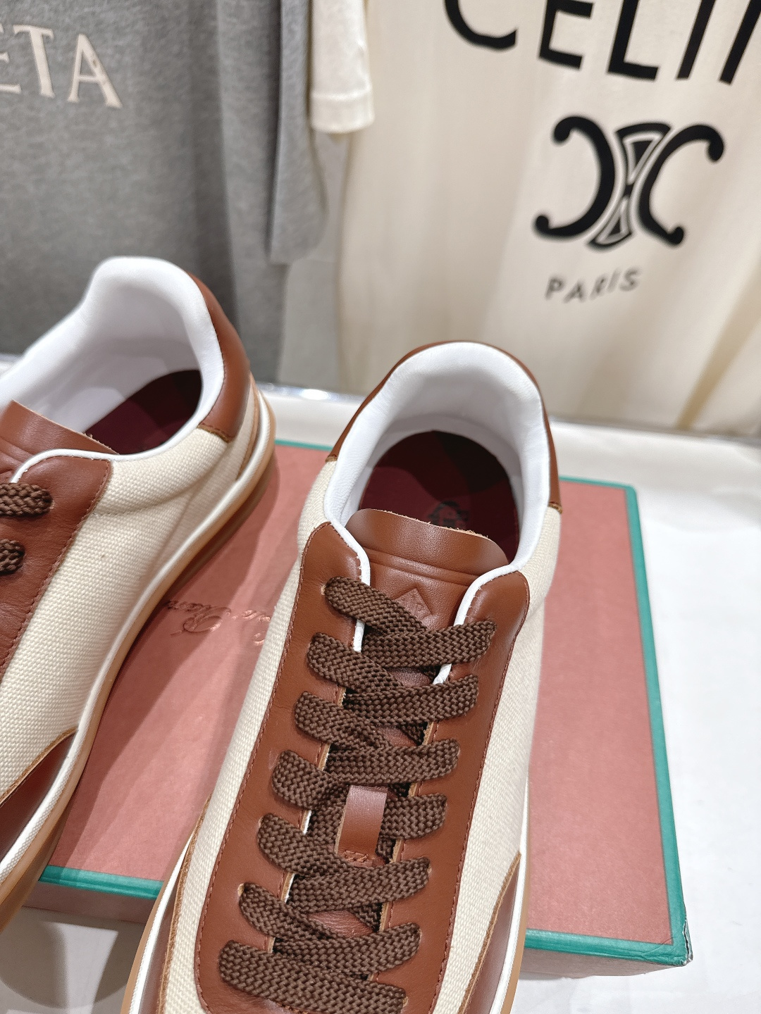 高版本出厂 情侣款 Lss新品新色发售Loro Piana(官网同款) 经典系带休闲鞋 简约时尚，鞋面采