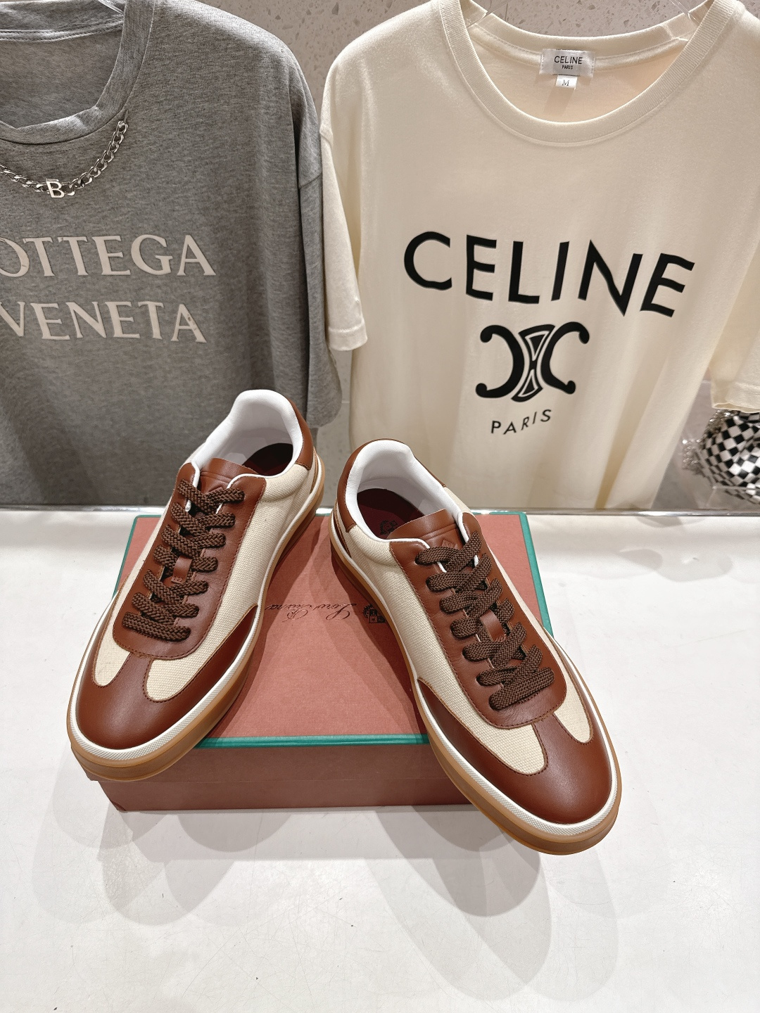 高版本出厂 情侣款 Lss新品新色发售Loro Piana(官网同款) 经典系带休闲鞋 简约时尚，鞋面采