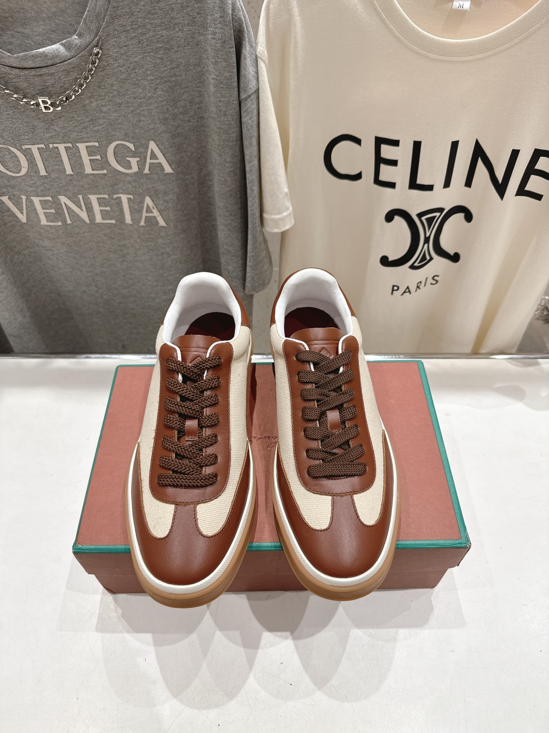 高版本出厂 情侣款 Lss新品新色发售Loro Piana(官网同款) 经典系带休闲鞋 简约时尚，鞋面采