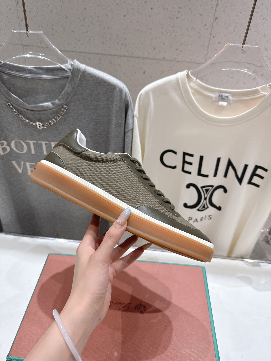 高版本出厂 情侣款 Lss新品新色发售Loro Piana(官网同款) 经典系带休闲鞋 简约时尚，鞋面采