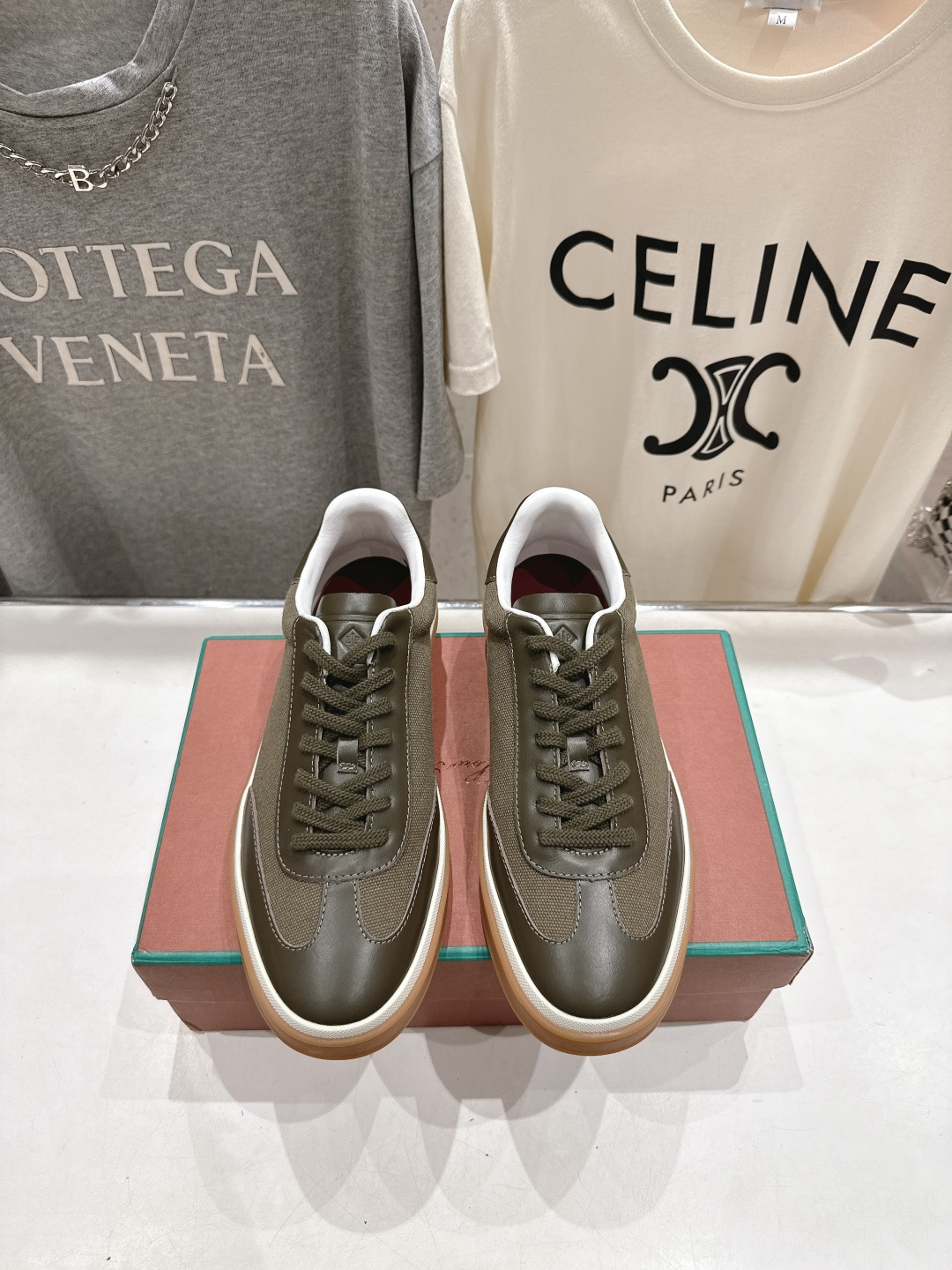 高版本出厂 情侣款 Lss新品新色发售Loro Piana(官网同款) 经典系带休闲鞋 简约时尚，鞋面采