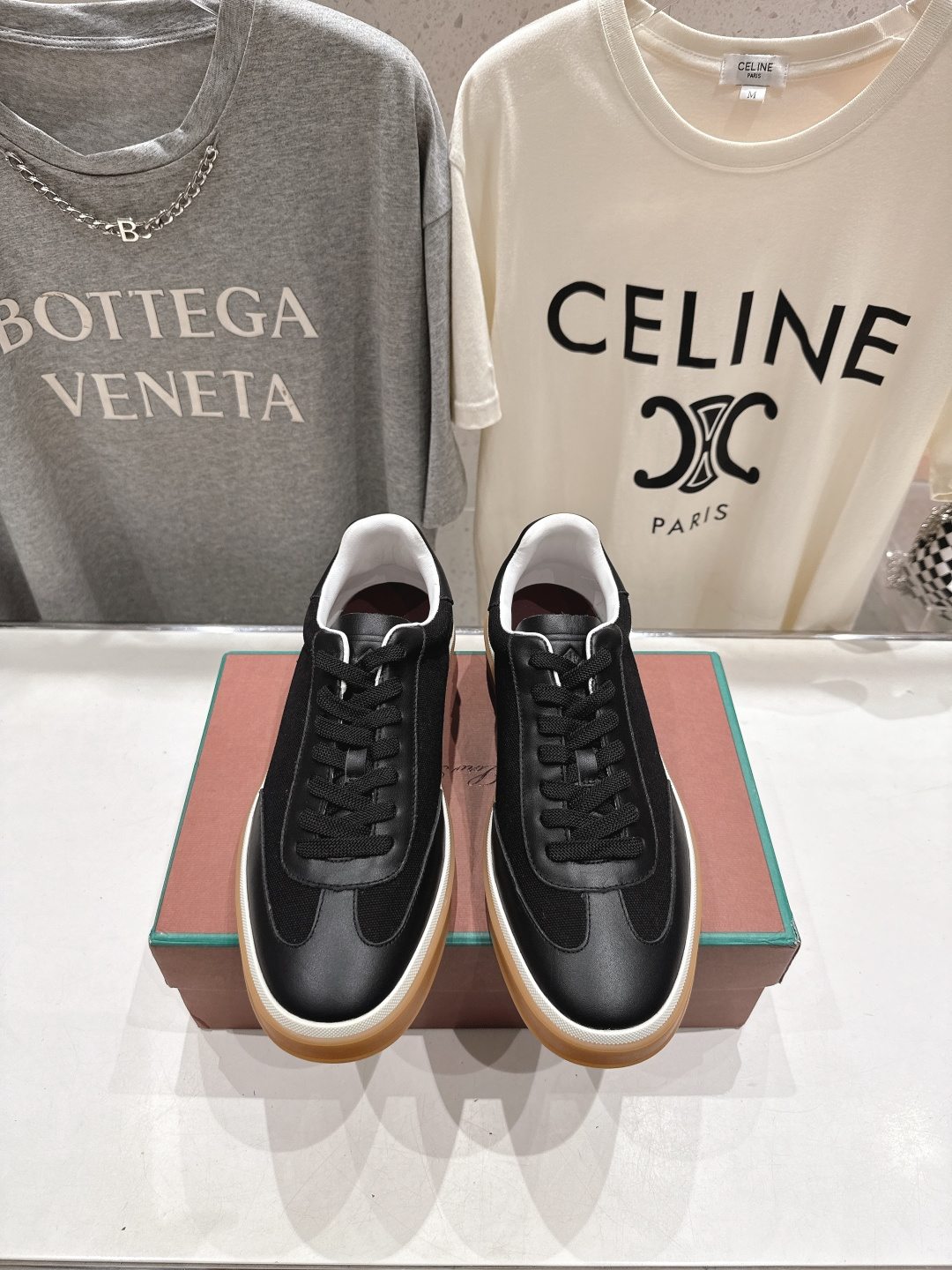 高版本出厂 情侣款 Lss新品新色发售Loro Piana(官网同款) 经典系带休闲鞋 简约时尚，鞋面采