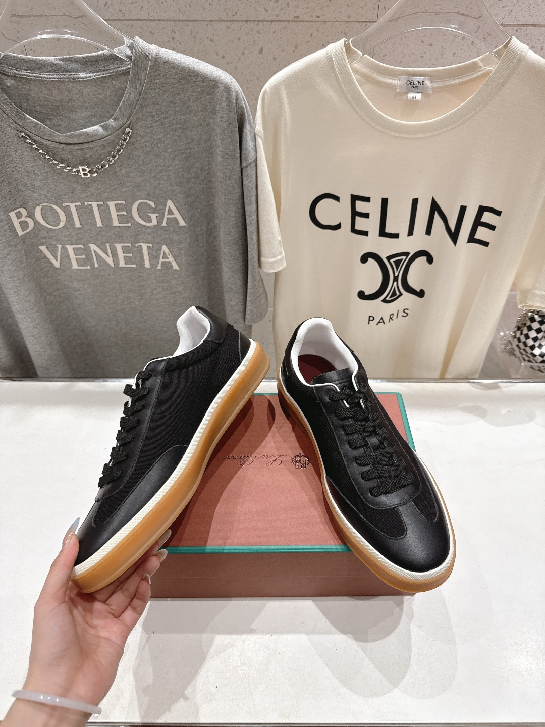 高版本出厂 情侣款 Lss新品新色发售Loro Piana(官网同款) 经典系带休闲鞋 简约时尚，鞋面采