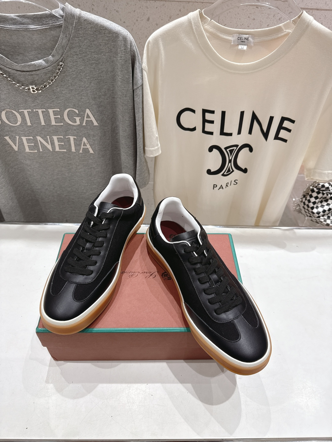 高版本出厂 情侣款 Lss新品新色发售Loro Piana(官网同款) 经典系带休闲鞋 简约时尚，鞋面采