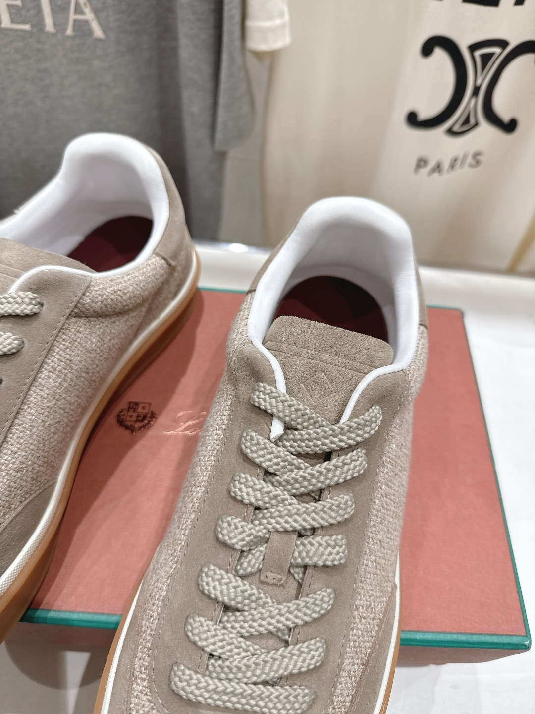 高版本出厂 情侣款 Lss新品新色发售Loro Piana(官网同款) 经典系带休闲鞋 简约时尚，鞋面采