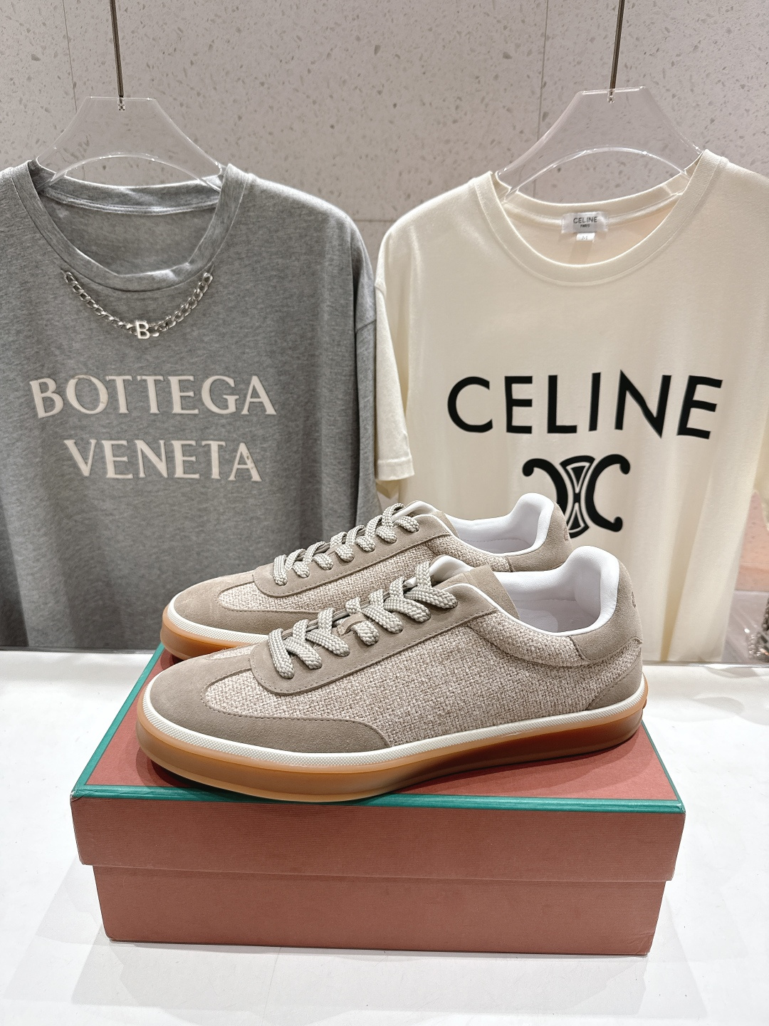 高版本出厂 情侣款 Lss新品新色发售Loro Piana(官网同款) 经典系带休闲鞋 简约时尚，鞋面采