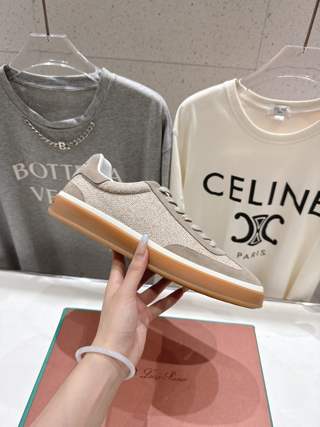 高版本出厂 情侣款 Lss新品新色发售Loro Piana(官网同款) 经典系带休闲鞋 简约时尚，鞋面采