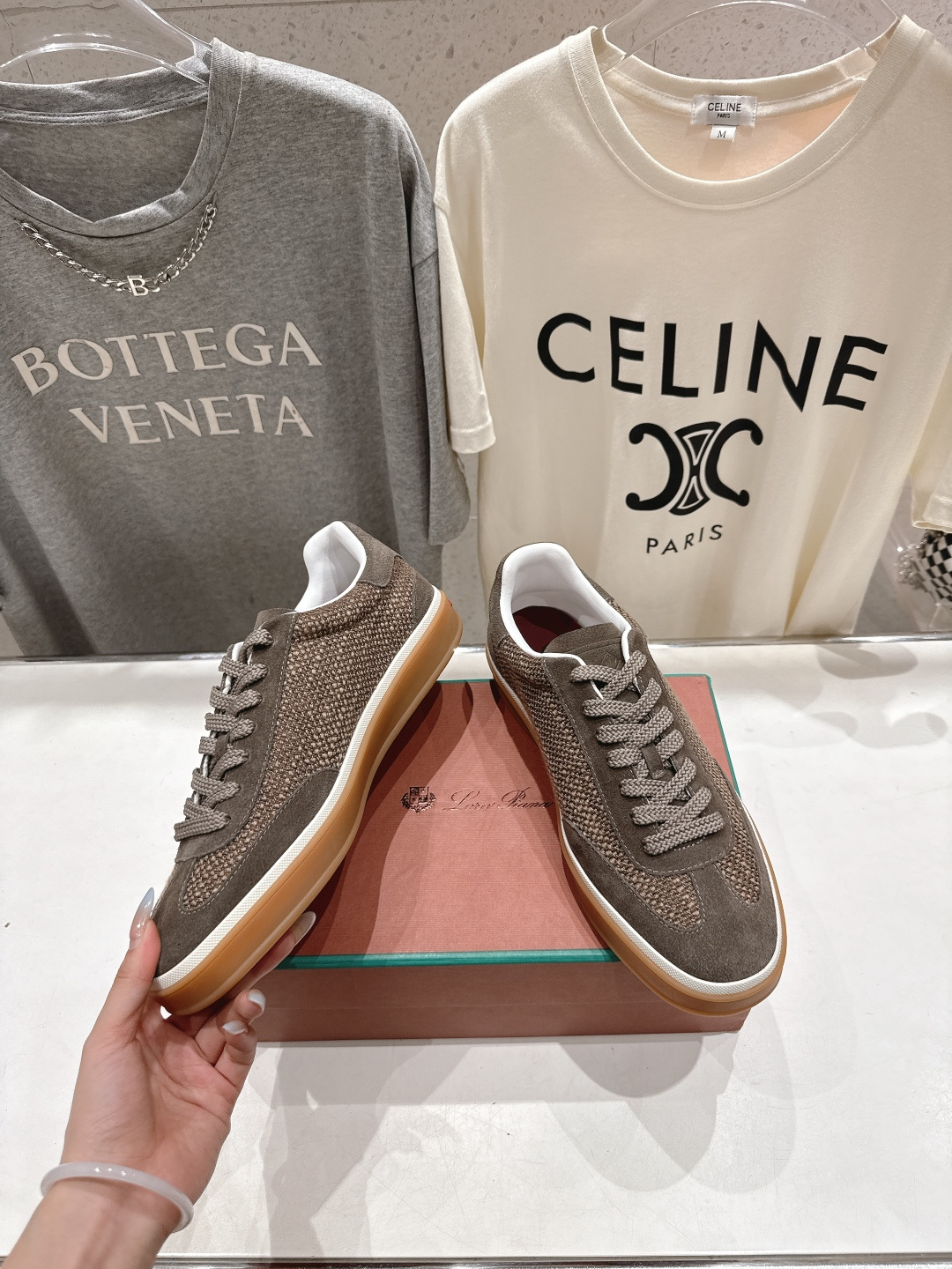 高版本出厂 情侣款 Lss新品新色发售Loro Piana(官网同款) 经典系带休闲鞋 简约时尚，鞋面采