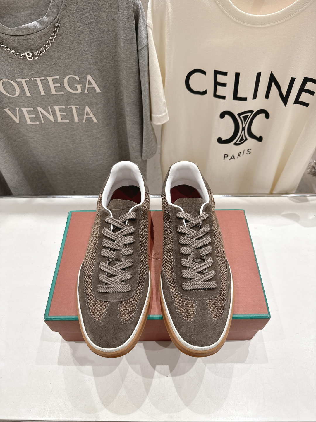 高版本出厂 情侣款 Lss新品新色发售Loro Piana(官网同款) 经典系带休闲鞋 简约时尚，鞋面采