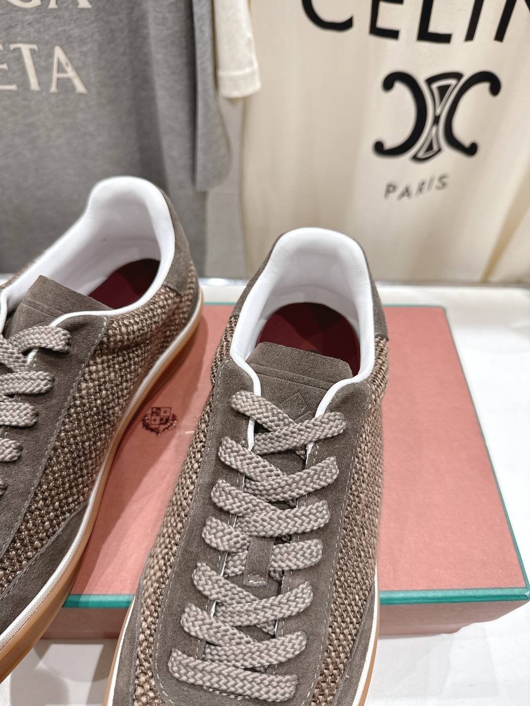 高版本出厂 情侣款 Lss新品新色发售Loro Piana(官网同款) 经典系带休闲鞋 简约时尚，鞋面采