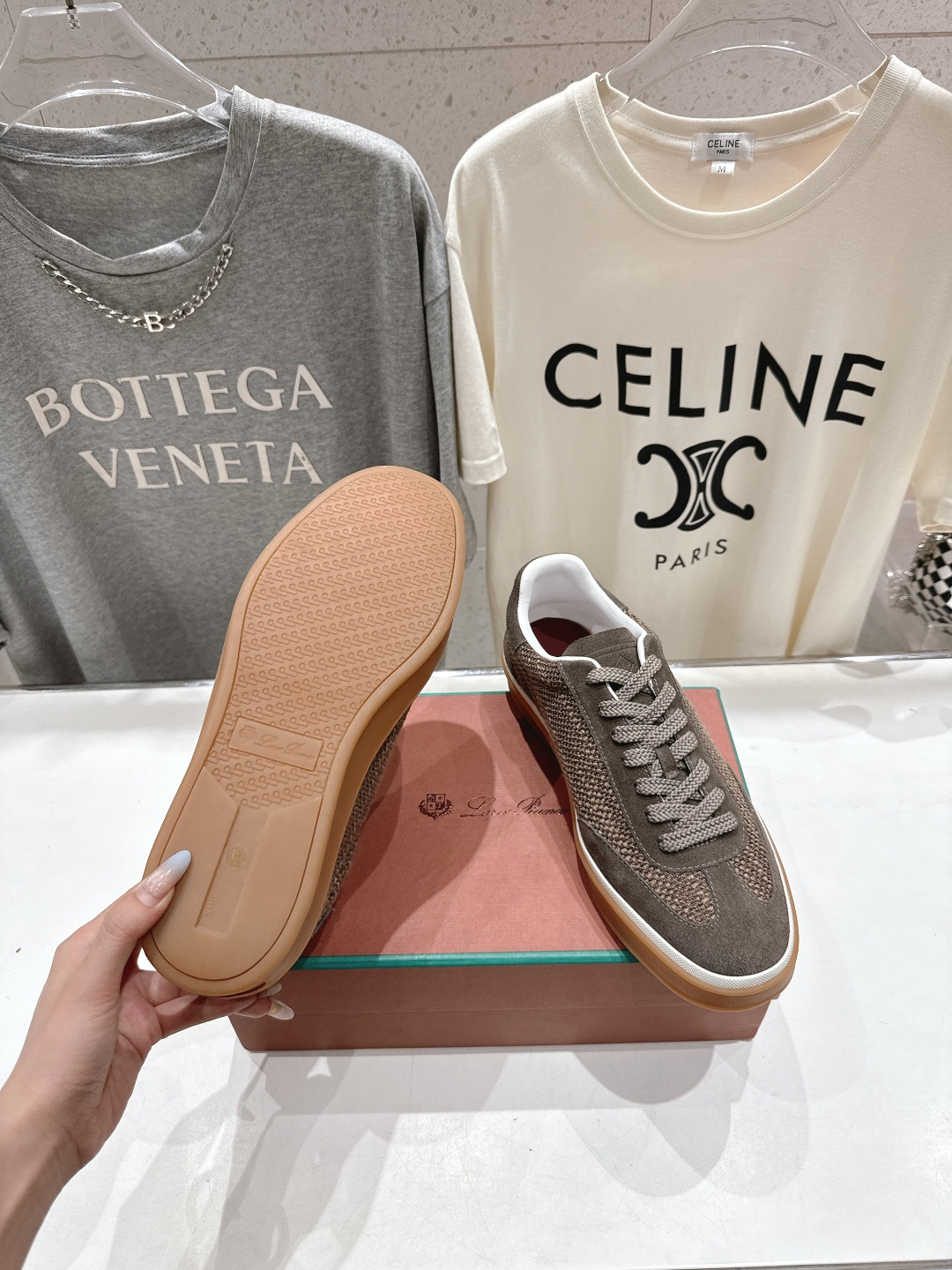 高版本出厂 情侣款 Lss新品新色发售Loro Piana(官网同款) 经典系带休闲鞋 简约时尚，鞋面采