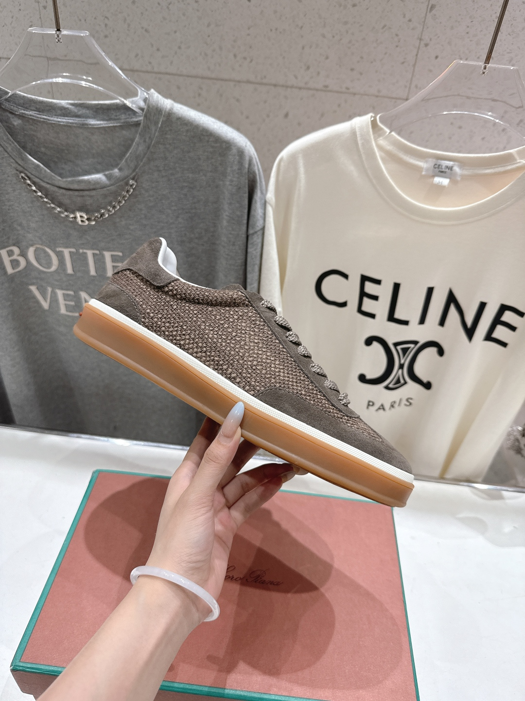 高版本出厂 情侣款 Lss新品新色发售Loro Piana(官网同款) 经典系带休闲鞋 简约时尚，鞋面采