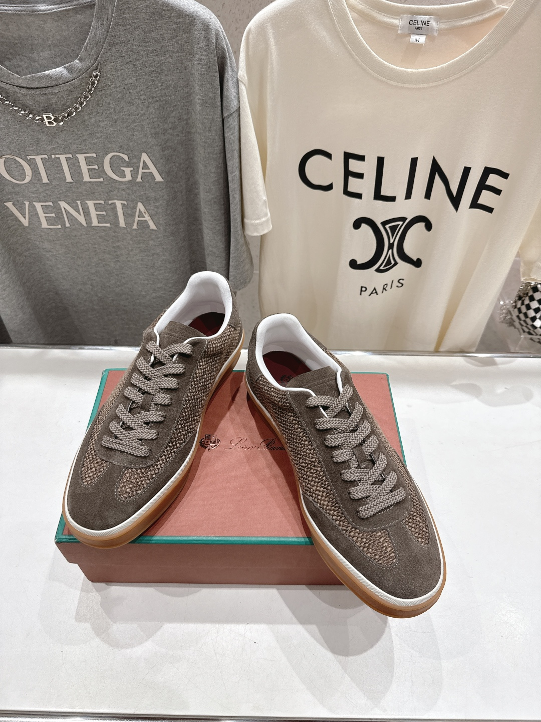 高版本出厂 情侣款 Lss新品新色发售Loro Piana(官网同款) 经典系带休闲鞋 简约时尚，鞋面采