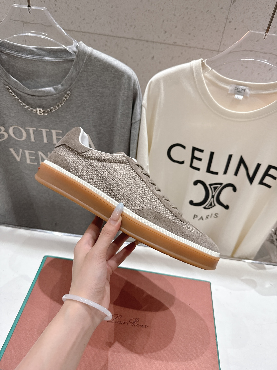 高版本出厂 情侣款 Lss新品新色发售Loro Piana(官网同款) 经典系带休闲鞋 简约时尚，鞋面采