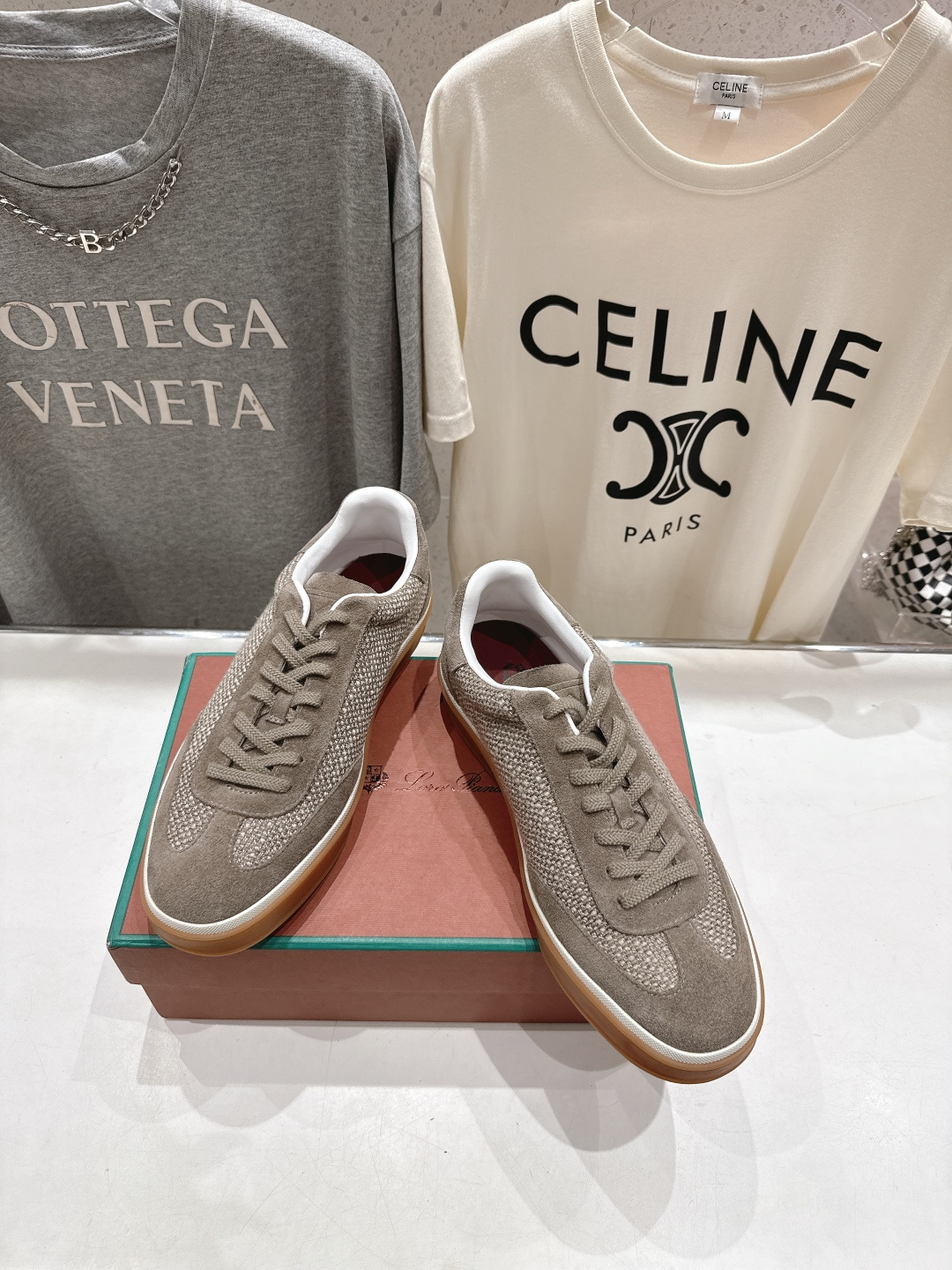 高版本出厂 情侣款 Lss新品新色发售Loro Piana(官网同款) 经典系带休闲鞋 简约时尚，鞋面采