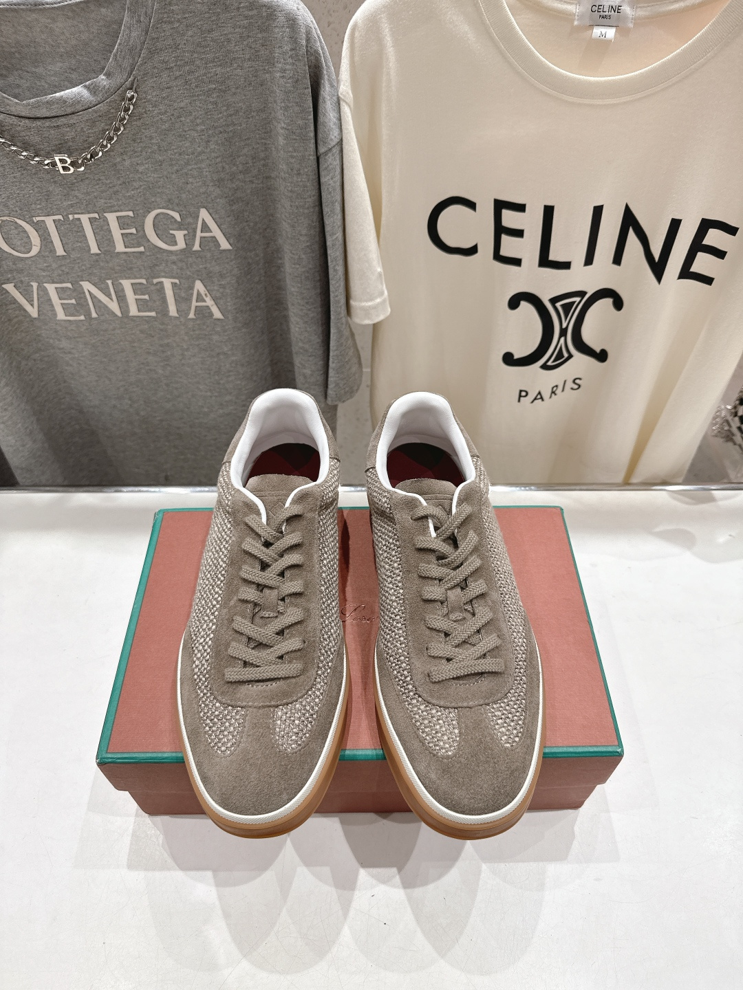 高版本出厂 情侣款 Lss新品新色发售Loro Piana(官网同款) 经典系带休闲鞋 简约时尚，鞋面采