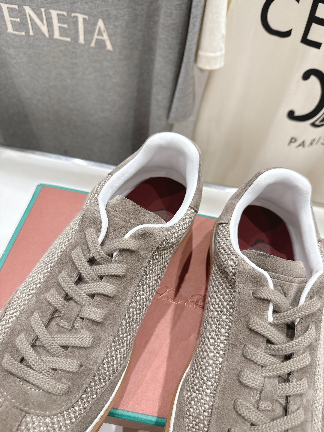 高版本出厂 情侣款 Lss新品新色发售Loro Piana(官网同款) 经典系带休闲鞋 简约时尚，鞋面采