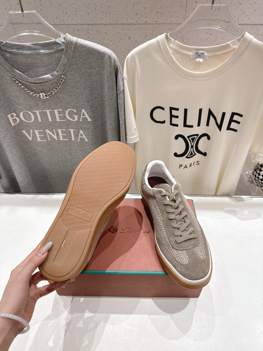 高版本出厂 情侣款 Lss新品新色发售Loro Piana(官网同款) 经典系带休闲鞋 简约时尚，鞋面采