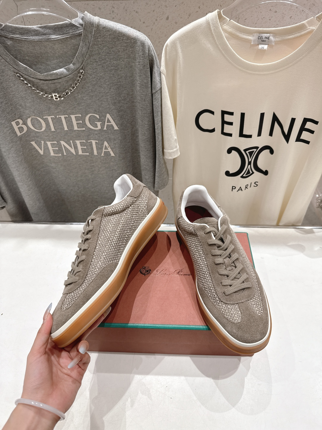 高版本出厂 情侣款 Lss新品新色发售Loro Piana(官网同款) 经典系带休闲鞋 简约时尚，鞋面采