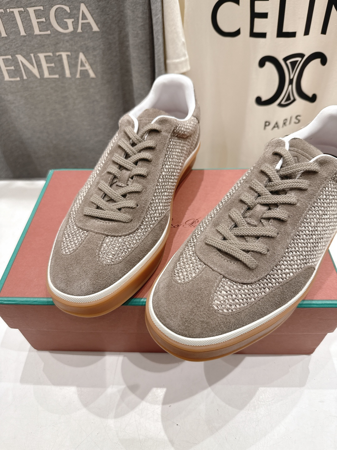 高版本出厂 情侣款 Lss新品新色发售Loro Piana(官网同款) 经典系带休闲鞋 简约时尚，鞋面采