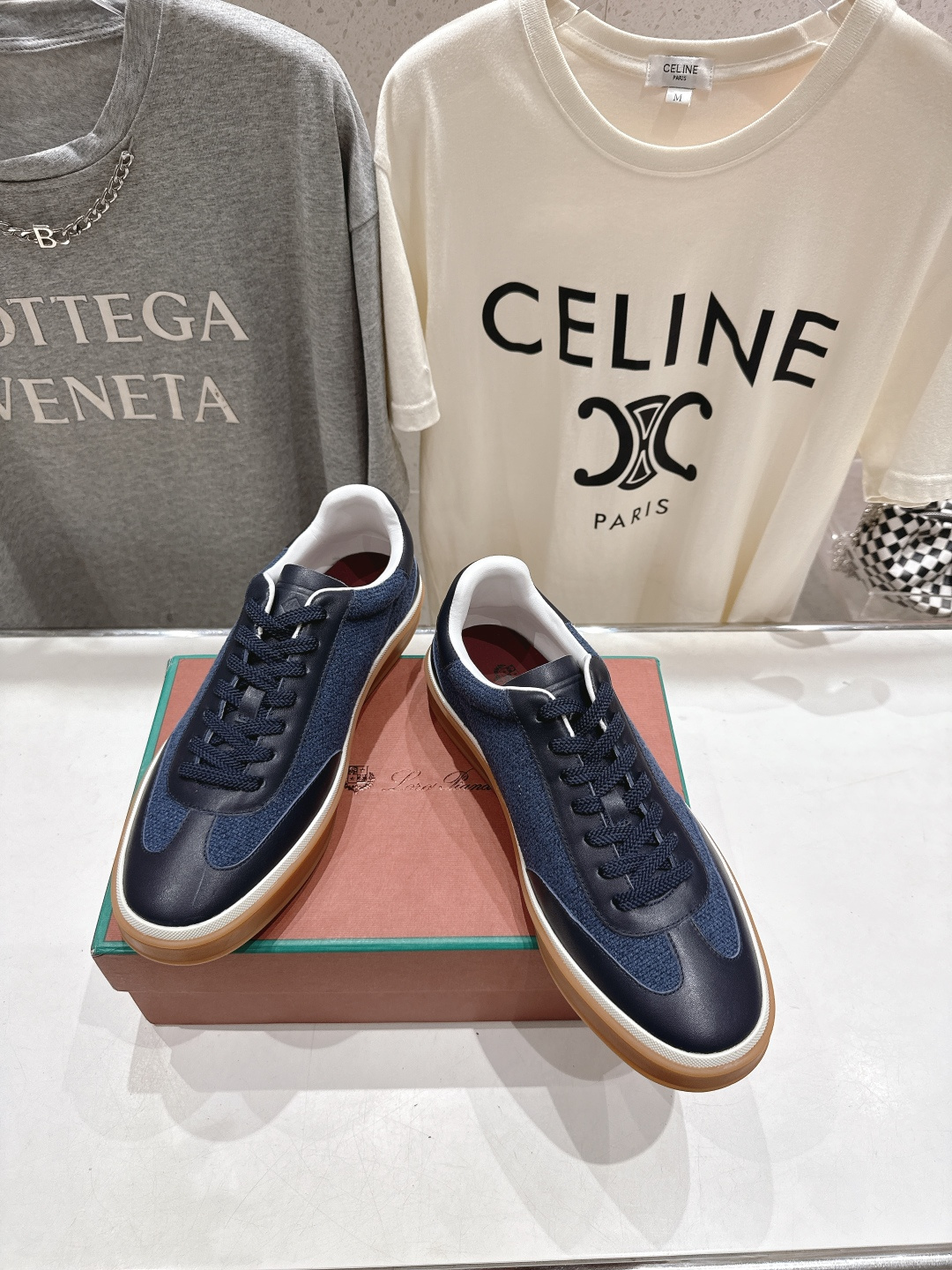 高版本出厂 情侣款 Lss新品新色发售Loro Piana(官网同款) 经典系带休闲鞋 简约时尚，鞋面采