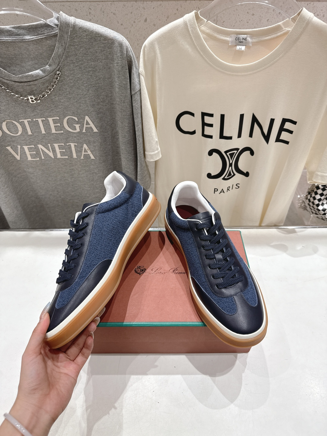 高版本出厂 情侣款 Lss新品新色发售Loro Piana(官网同款) 经典系带休闲鞋 简约时尚，鞋面采