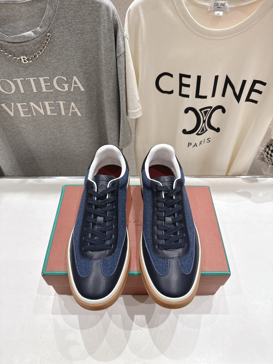 高版本出厂 情侣款 Lss新品新色发售Loro Piana(官网同款) 经典系带休闲鞋 简约时尚，鞋面采