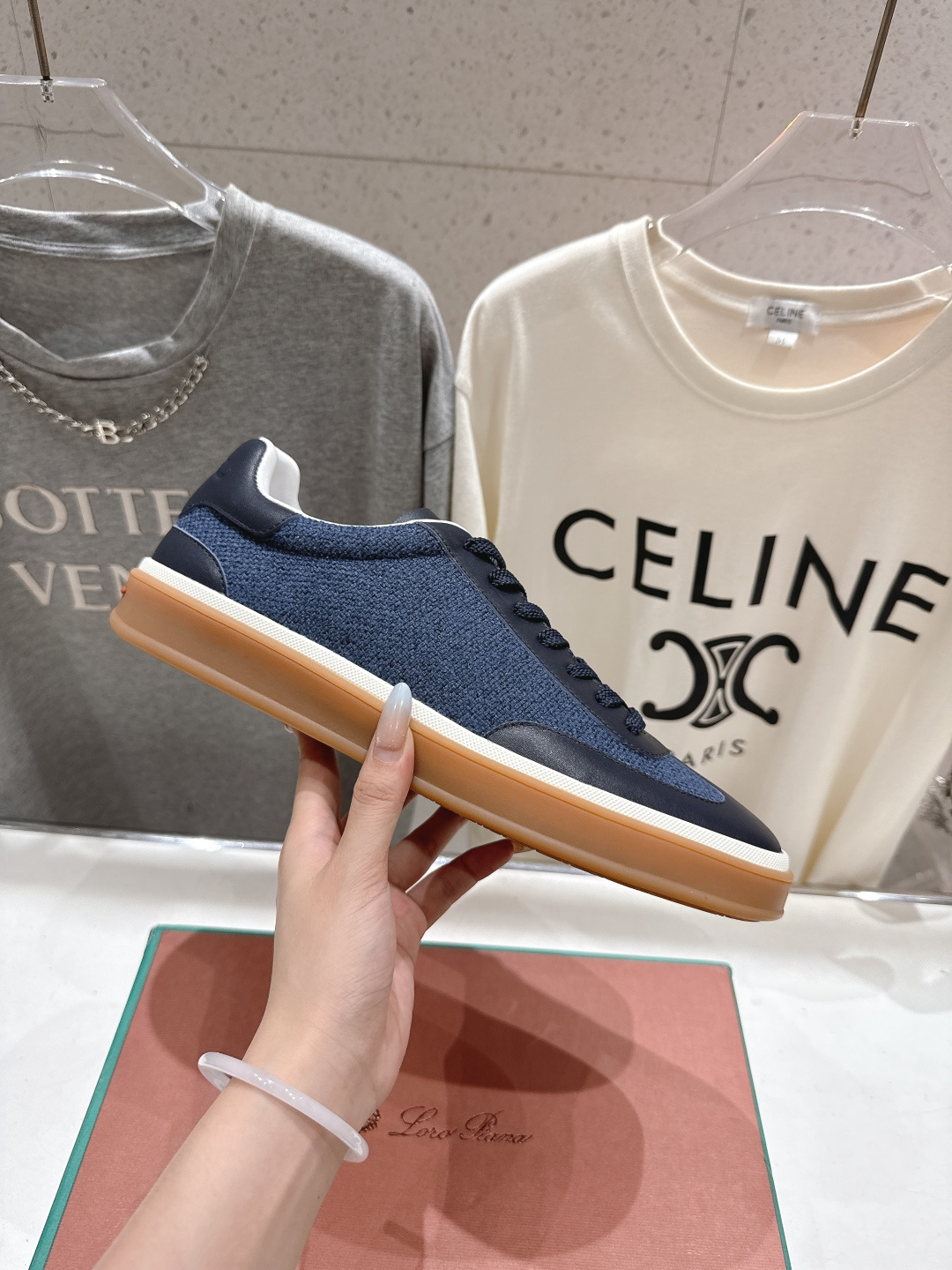 高版本出厂 情侣款 Lss新品新色发售Loro Piana(官网同款) 经典系带休闲鞋 简约时尚，鞋面采