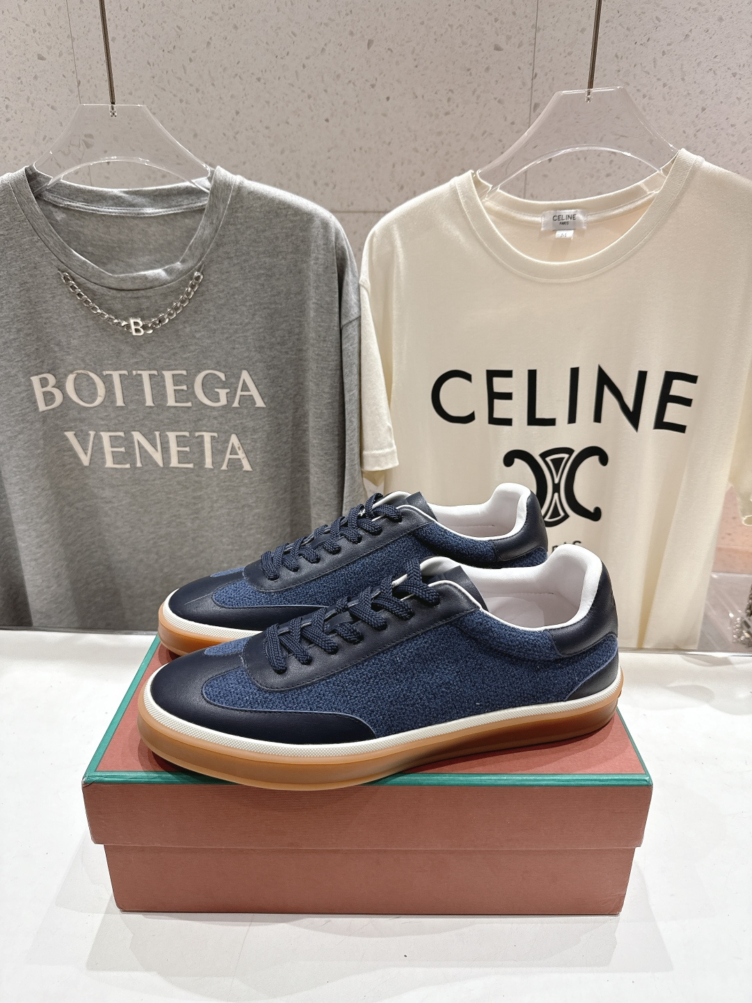 高版本出厂 情侣款 Lss新品新色发售Loro Piana(官网同款) 经典系带休闲鞋 简约时尚，鞋面采