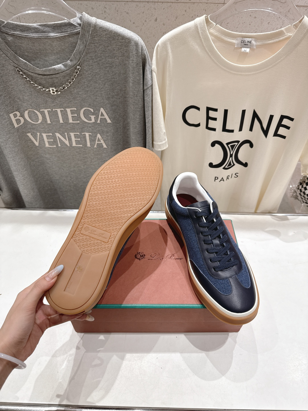 高版本出厂 情侣款 Lss新品新色发售Loro Piana(官网同款) 经典系带休闲鞋 简约时尚，鞋面采