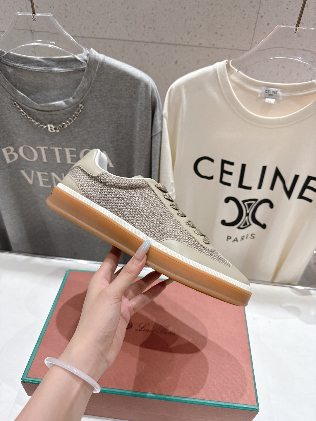 高版本出厂 情侣款 Lss新品新色发售Loro Piana(官网同款) 经典系带休闲鞋 简约时尚，鞋面采