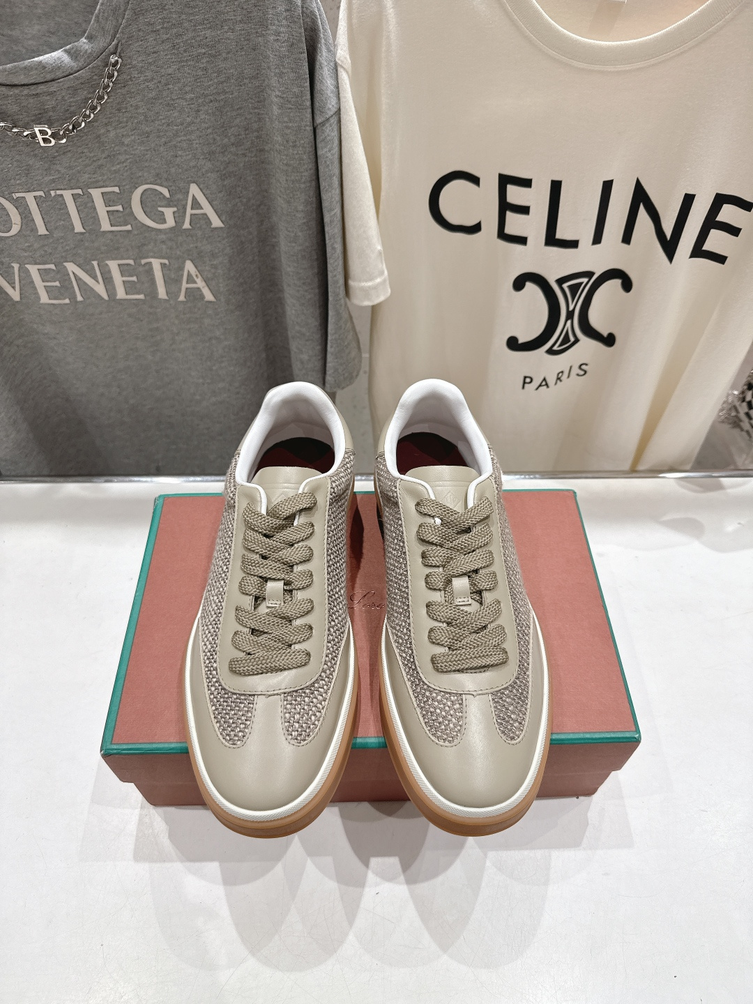 高版本出厂 情侣款 Lss新品新色发售Loro Piana(官网同款) 经典系带休闲鞋 简约时尚，鞋面采